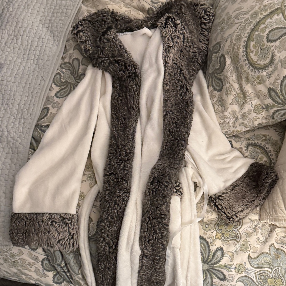 Pottery Barn White and Gray Robe